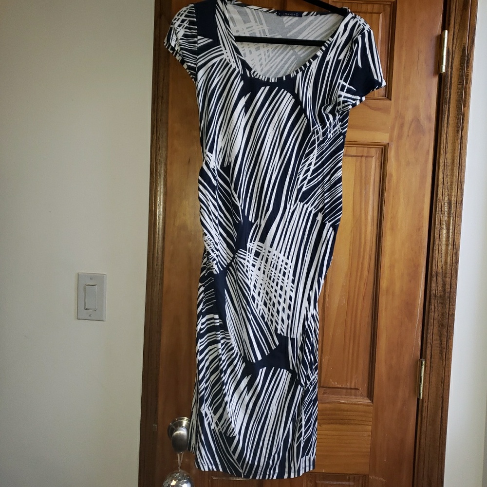 Beautiful maternity knee length dress by Imanimo